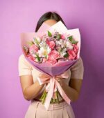 Bouquet de rosas y astromelias