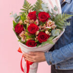 bouquet-mia-con-modelo